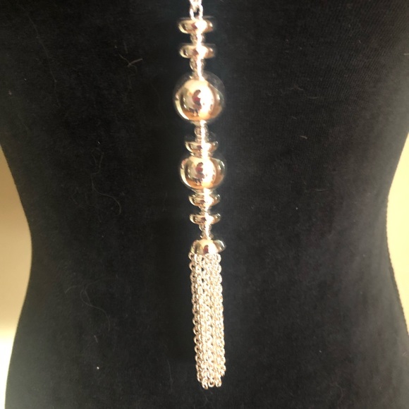 🌷 Joan Rivers Long Tassel Necklace 🌷 - Picture 9 of 9